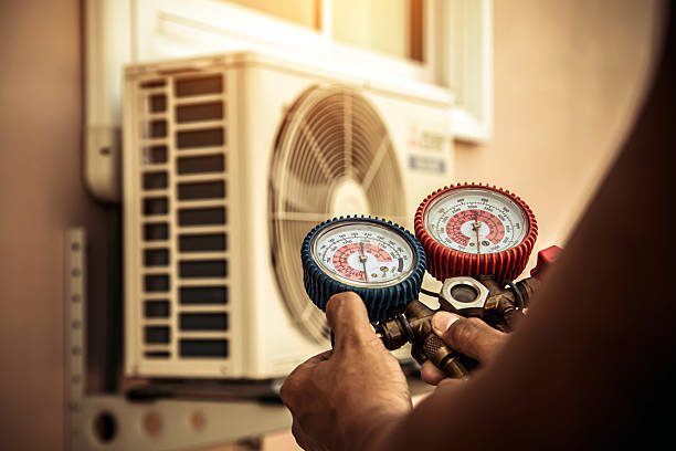 Professional Ac Installation technician working in Walnut, IL
